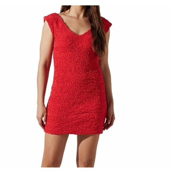 Astr Dresses & Skirts - ASTR Red Textured Stretch coquette 90’s Sleeveless Bodycon Mini Dress M
